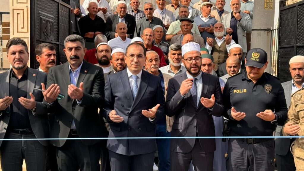 Dualarla açıldı…