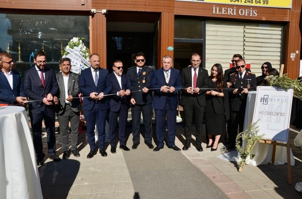 Dualarla açıldı…